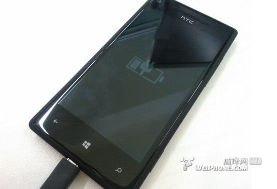 htc手机开不了机咋办_手机充电口松完美解决_htc手机不能充电