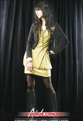 长靴和裙子的性感搭配 - 百科教程网_经验分享