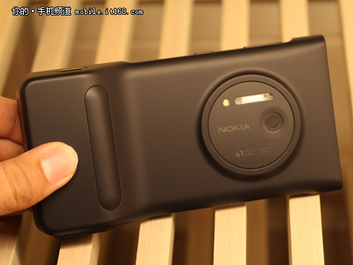 4100万手机拍照新时代 诺基亚1020评测 - 百科