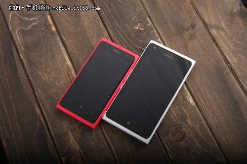 800万像素 诺基亚Lumia 900售价2299元 - 百科