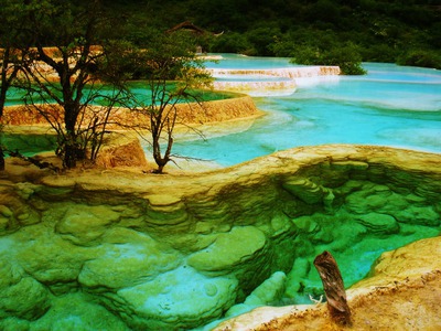 八月份适合去哪里旅游