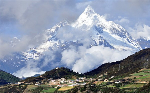世界上最美的雪山 雪山之神梅里雪山攻略 梅里雪山海拔