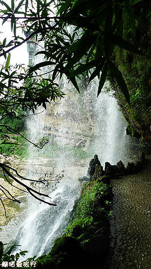 芙蓉镇:挂在瀑布上的千年古镇(组图) - 百科教程