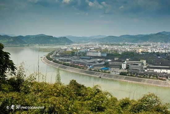 四川阆中古城:风水之城 小吃之城