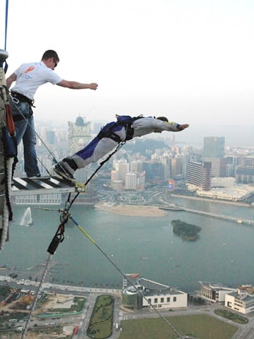 富士康跳楼门 职场减压去国内九大蹦极地 - 百科教程网_经验分享平台[上学吧经验教程频道]