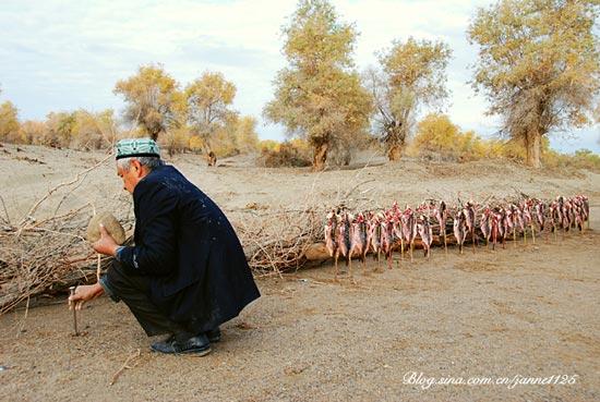 走进新疆 看超级羊肉串是怎样烤出来的 - 百科