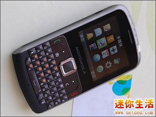 摩托罗拉翻盖手机_摩托罗拉手机按键游戏_摩托罗拉手机自带游戏
