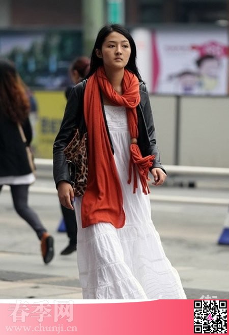 冬季杭州街头美女衣服搭配拍摄 - 百科教程网_