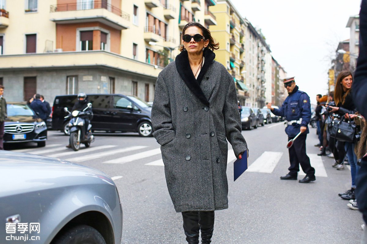 米兰时装周场外达人时尚服饰搭配街拍 _街拍_