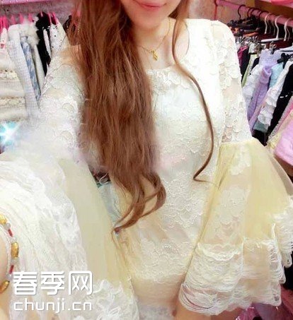 鞋子更合适~! 这件衣服如何搭配裤子鞋子? 搭配白色或者淡高清图片