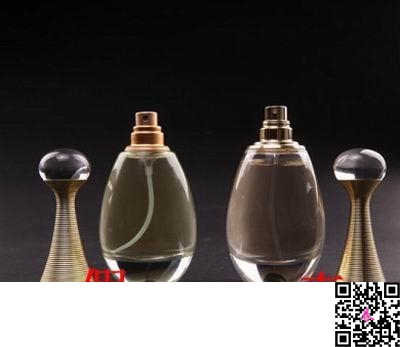 四,看喷头     香水瓶部件对比,注意查看迪奥