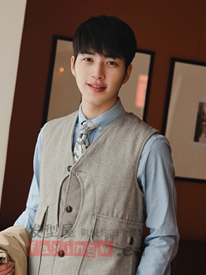 <em>男生</em>圆脸<em>适合</em>什么<em>发型</em> <em>男生</em>个性<em>发型</em>直击炎夏