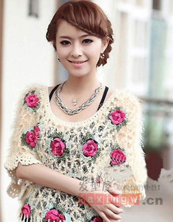 <em>长发</em>编发<em>盘发</em>图集 让你过足<em>发型</em>瘾 - 百科教程