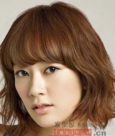 2013年最新短发烫发发型 追赶末尾的时尚潮流