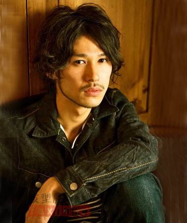 <em>男生烫发发型</em>图片 永不退热的<em>男生</em>超夯发型 - 