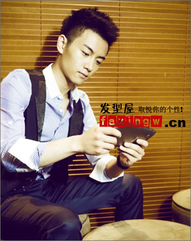 <em>头发油</em>怎么办 油性头发<em>用什么</em>洗发水好 - 百科