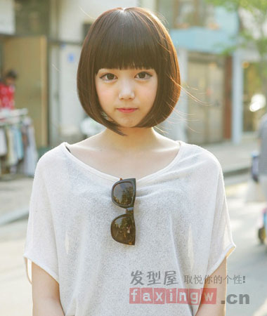 窄额头女生的修颜小心机 齐刘海修出脸型好比