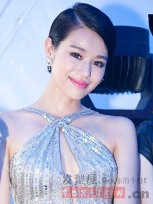 杏仁脸最适合的发型设计 搭配发型让脸型更精致