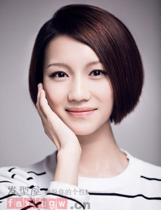 <em>2015</em>流行什么<em>发型</em> 瘦脸波波头可爱超显气质 -