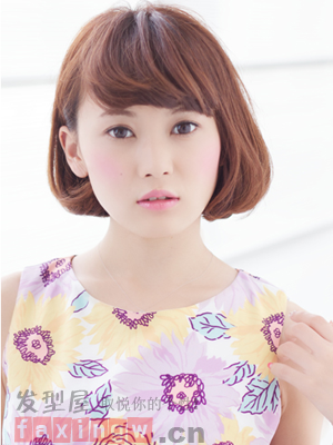 大饼脸女生夏天适合什么发型 短发发型还你V脸