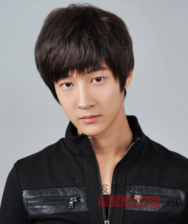 最新韩式<em>男生刘海发型</em> 邻家<em>男孩</em>变潮男 - 百科