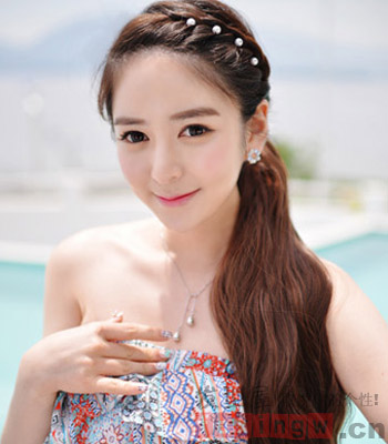 日系<em>甜美编发发型</em> 个性DIY突显小清新 - 百科教