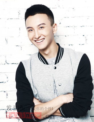 男士清爽小平头发型 彰显俊朗男人味 - 百科教程网_经验分享平台[上学吧经验教程频道]