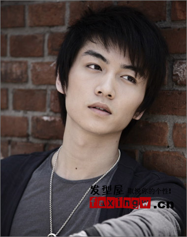 男生小<em>清新短发发型图片</em> 男星陈晓帅气男生发
