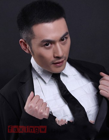 生活百科 发型大全 男生发型 > 男生时尚发型设计 清爽寸头彰显男人