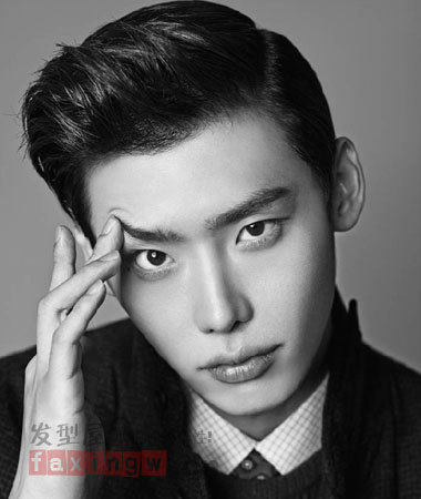 摆脱呆板设计 帅气男生露额<em>发型</em>演绎时尚雅痞