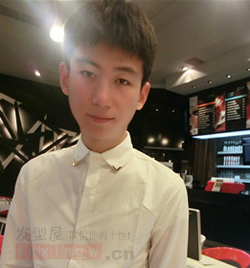 <em>2014男生</em>个性<em>烫发发型</em>推荐 帅气又迷人 - 百科