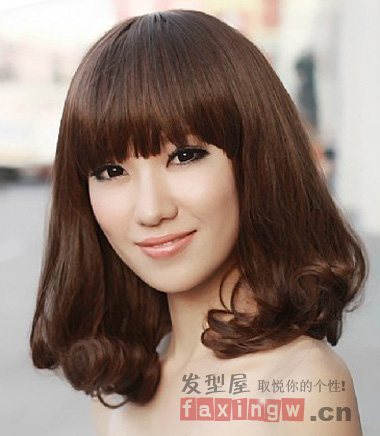 <em>圆脸</em>打造气质淑女范 <em>中长发</em>烫发<em>发型</em>走起 - 百