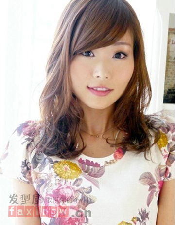 窄额头丰满术 刘海设计改变比例 - 百科教程网