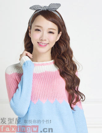 <em>女生头发</em>少<em>怎么</em>办 蓬松感发型时尚巧<em>增发</em>量 - 