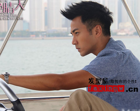 《盛夏晚晴天》<em>刘恺威</em>酷帅<em>飞机头发型</em> 演绎霸