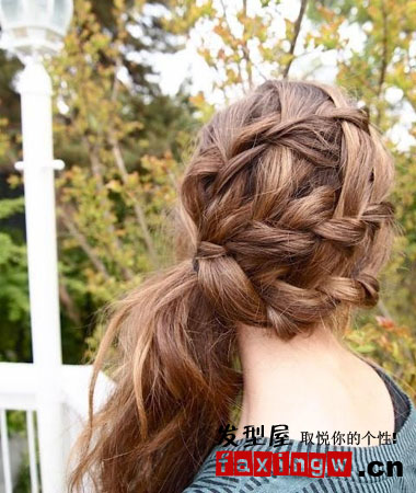 夏季时尚清爽编盘发发型图片 打造森系简约小