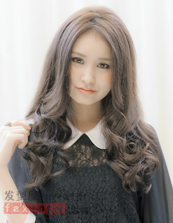 <em>发量少适合</em>什么<em>发型</em> 时尚卷发拒做秋季枯发群