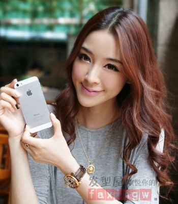 最新<em>中长发</em>烫发<em>发型</em>图片 清新柔美突显个人魅