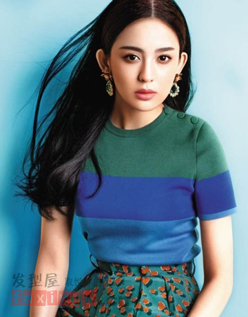 <em>鹅蛋脸</em>女生<em>适合</em>什么<em>发型</em> 气质中分<em>发型</em>塑完美