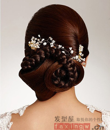 2013最值得期待的韩式<em>新娘发型设计</em> 度身打造