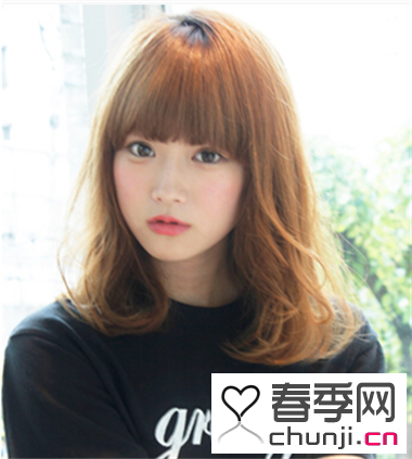 <em>齐肩发型如何打理</em> 小卷烫发打理简单又时尚 - 
