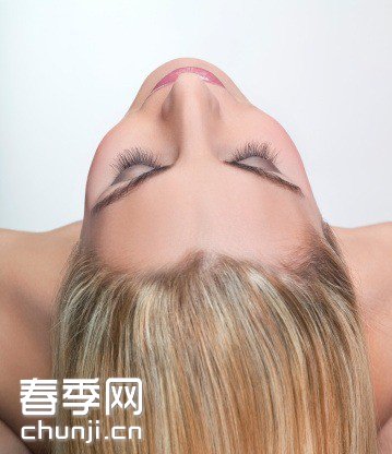 羊眼圈正确使用图片_如何正确使用发膜