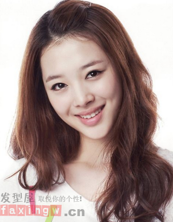 下巴尖女生<em>适合什么发型</em> 9款<em>申字脸</em>发型设计 