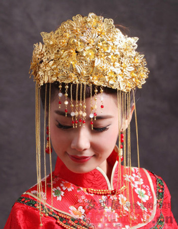 中式复古婚礼<em>新娘发型</em> 完美演绎<em>中国</em>风 - 百科