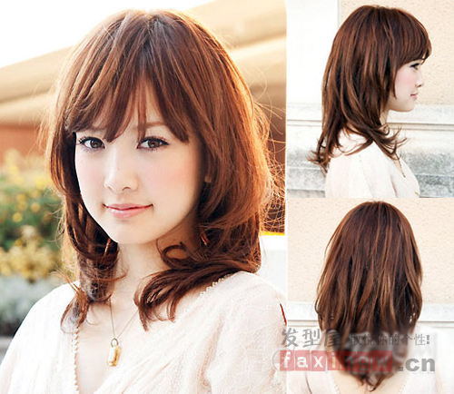 热门中长发烫发<em>发型设计</em> 内扣打造迷人巴掌脸