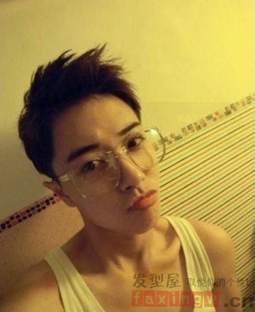 福建农大帅T邢雅晨爆红微博 阳光短发造型帅过