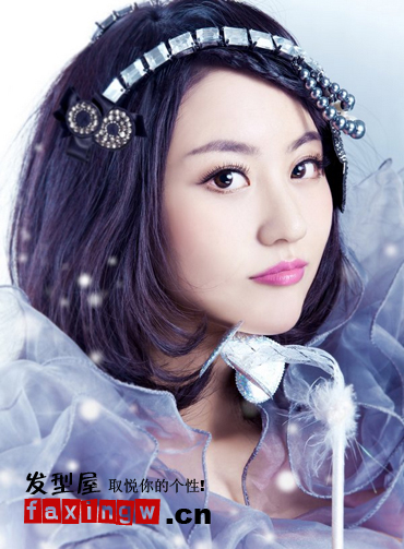 张馨心清新唯美发型 展纯净迷人气息 - 百科教