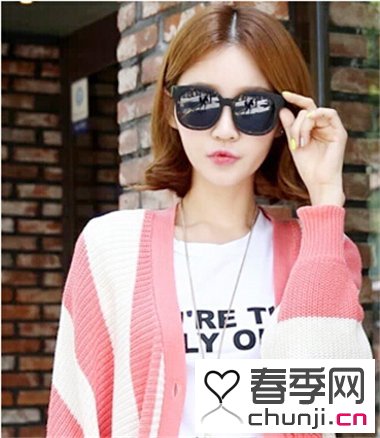 <em>齐肩短发</em>女生可爱中分<em>发型</em> 修颜中分烫发打造