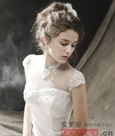 9款<em>简约</em>复古<em>新娘发型</em> 塑造<em>简单</em>优雅<em>气质新娘</em> 