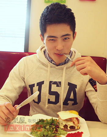 <em>男生火箭头短发发型</em> 魅力打造个性时尚 - 百科